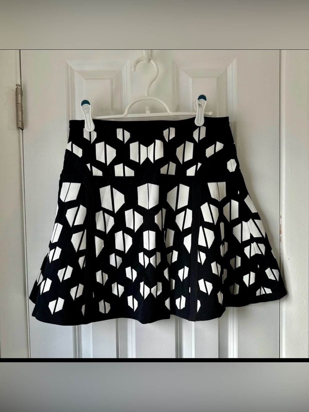 Diane von Furstenberg Black and White Scuba Skater Skirt - Size Medium